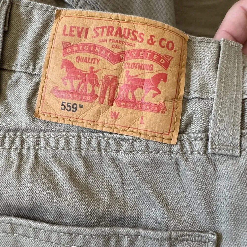 Levi's 559 Jeans Mens 44x32 Beige Relaxed Straight Zip Fly Denim 5 Pocket